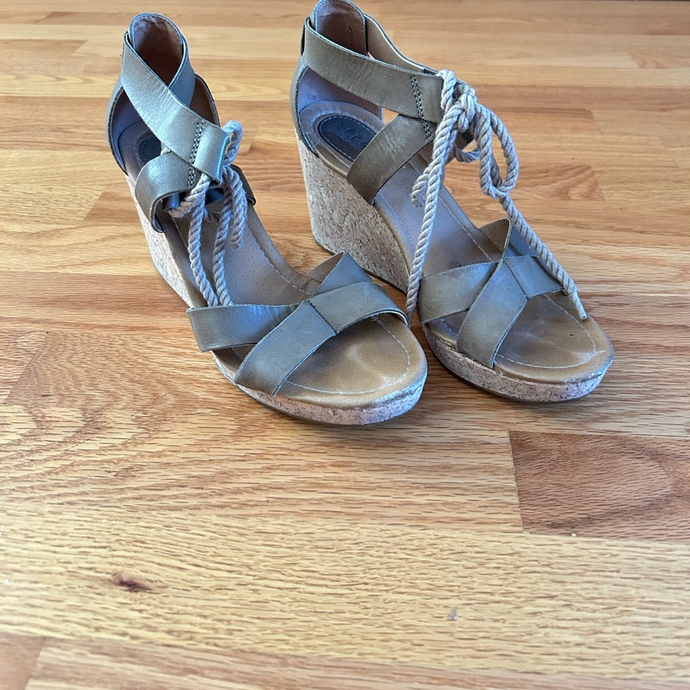 Women Sperry wedges